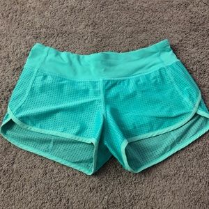 lululemon speed shorts 2.5